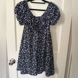Short sleeve patterned dress